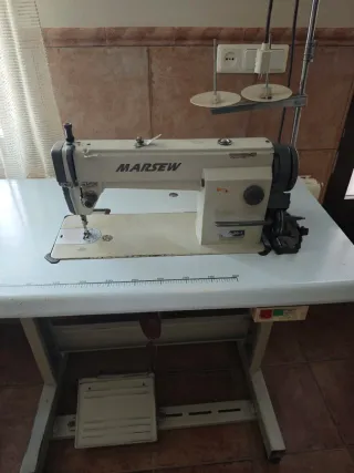 2 Máquinas Industriales: Plana y Overlock