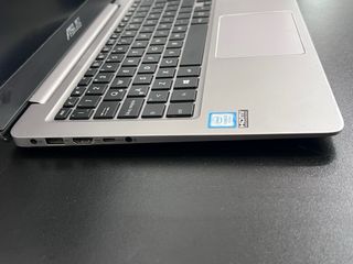 Portátil Asus i5 7ª Gen 8GB RAM Gris Plata