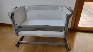 Culla ad altalena Chicco Next2Me grigia