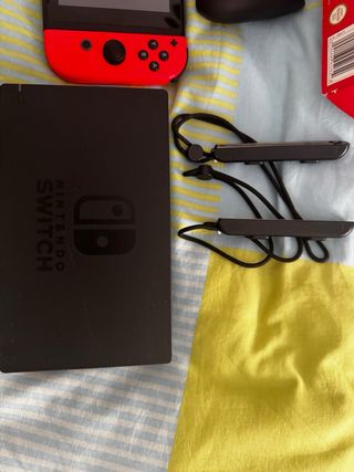 Nintendo Switch Completa + 4 Juegos