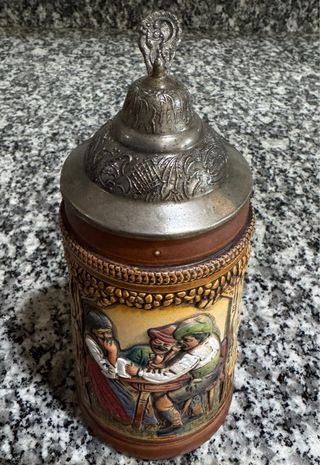 JARRA ANTIGUA DE CERVEZA ALEMANA (STEIN).