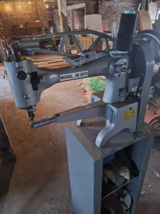 Máquina de coser industrial AK 2972