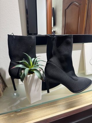 Botines negros de tela