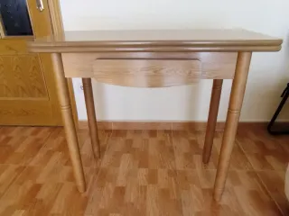 Mesa plegable con 2 sillas