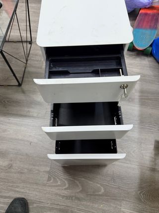 Mueble archivador metálico con llave