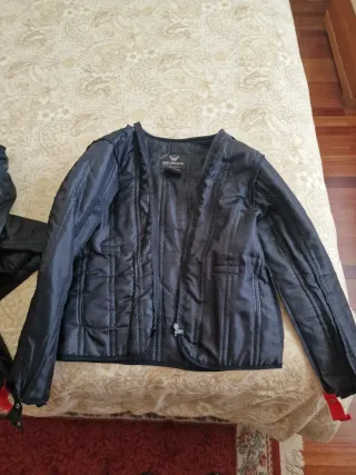 Cazadora de moto negra mujer 4 estaciones