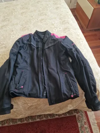 Cazadora de moto negra mujer 4 estaciones