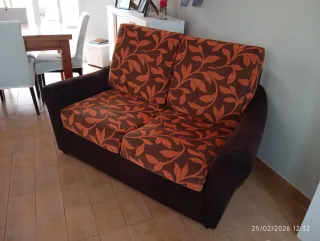 Sofá 2 plazas tela marrón y naranja