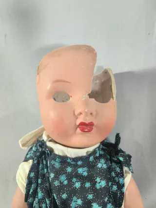 Antigua muñeca andadora para restaurar.