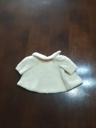 Abrigo de muñeca antiguo