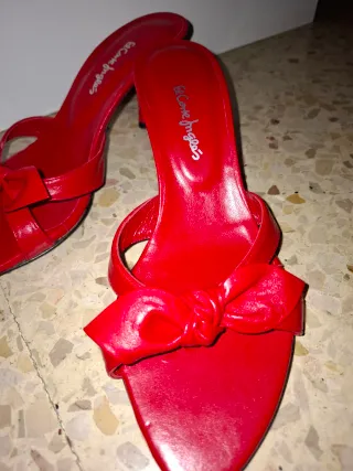 Zapatos tacón rojos El Corte Inglés