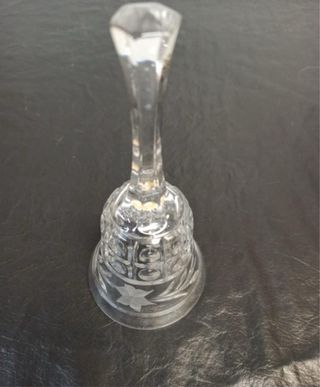 Preciosa campanilla cristal tallado fino. C22