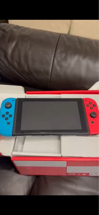 Nintendo Switch Azul/Rojo con Caja