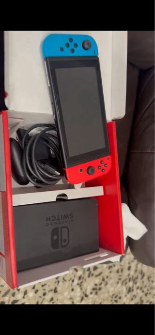 Nintendo Switch Azul/Rojo con Caja