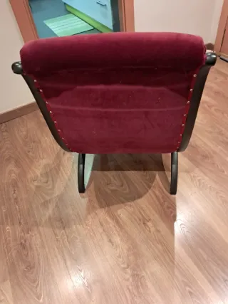 Poltrona in velluto e legno