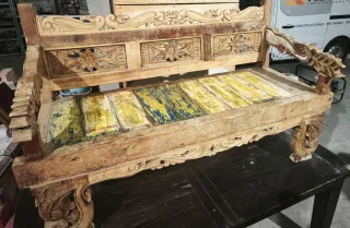 Banco colonial madera maciza tallada