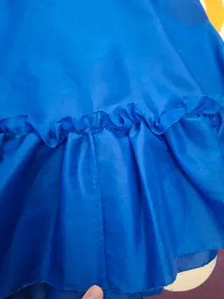 Falda azul con volantes