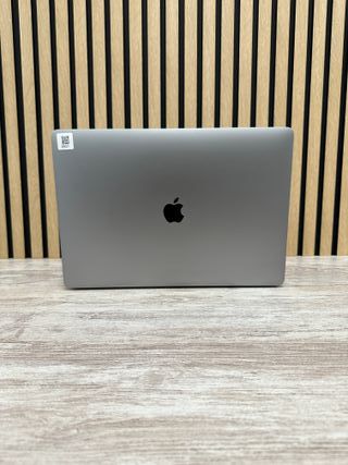 MacBook Pro 15" 2017 i7 16gb 500gb SSD