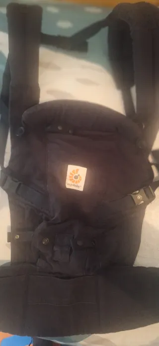 Mochila Portabebés Ergobaby Negra + Sudadera Porte