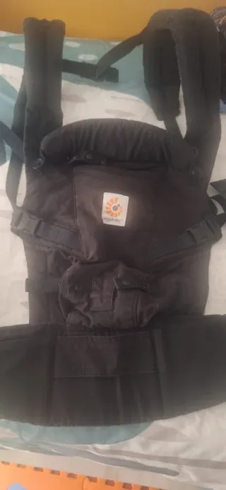 Mochila Portabebés Ergobaby Negra + Sudadera Porte