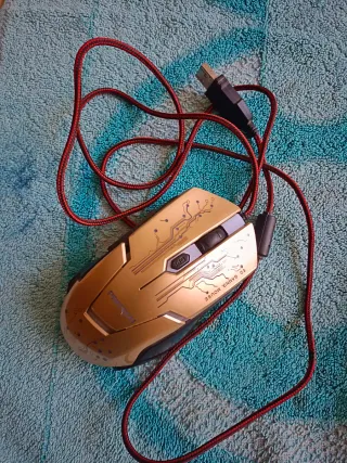 Ratón Gaming Dorado con Cable USB