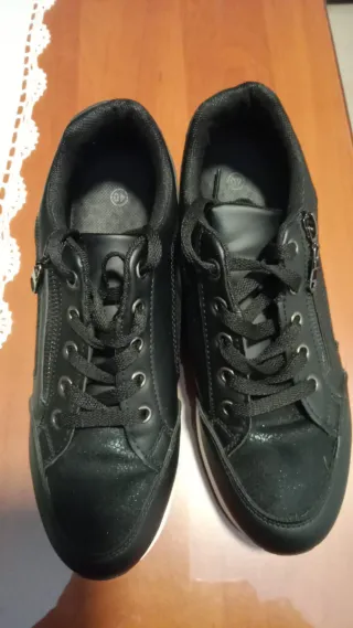 Zapatillas negras tacón 6 cm