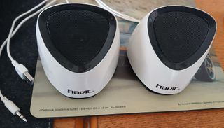 Altavoces de sobremesa havit. Buen estado
