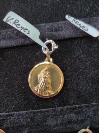 Medalla Virgen De Los Reyes Oro 18k