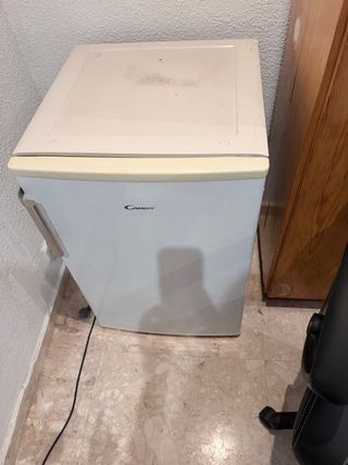 Nevera pequeña Candy blanca