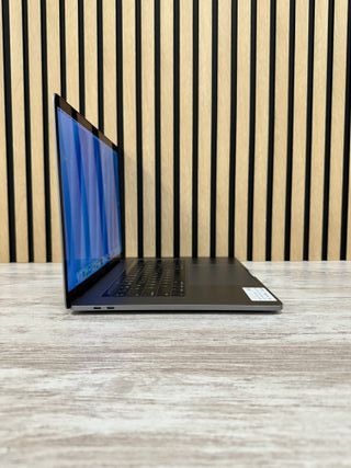 MacBook Pro 15" 2018 i7 16gb 512gb SSD
