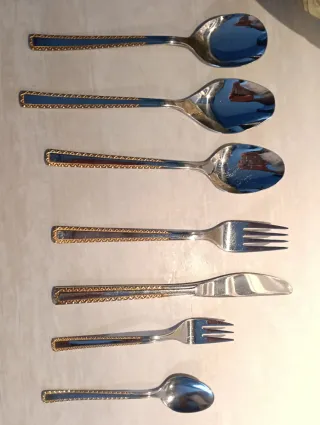 Cubertería dorada de metal Rostfrei Edestahl