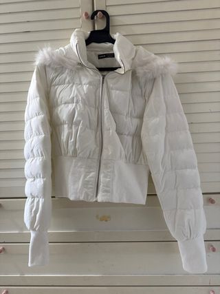 Chaqueta Blanca Shein con capucha