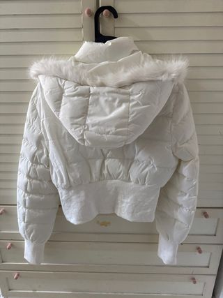 Chaqueta Blanca Shein con capucha