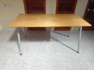 Mesa de estudio/oficina IKEA GALANT madera y metal
