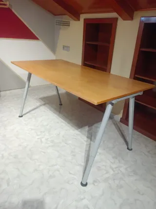 Mesa de estudio/oficina IKEA GALANT madera y metal