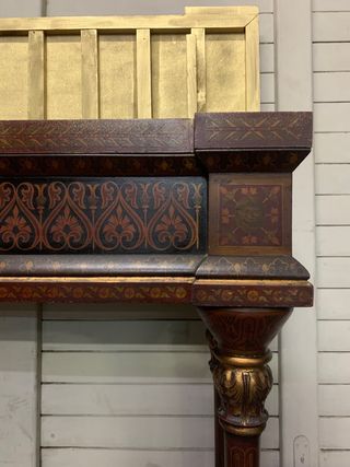 Antiguo aparador de madera y metal/Cofre