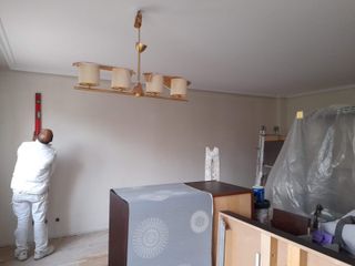 Servicios de pintura y reformas.