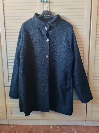 Abrigo negro texturizado Talla Única