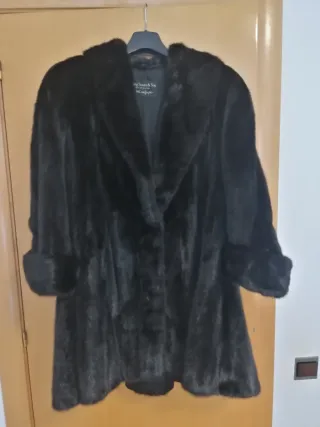 Abrigo de piel negro