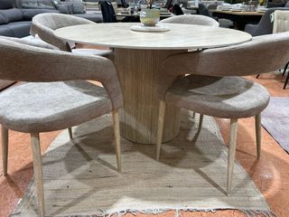 Mesa redonda + 4 sillas tela