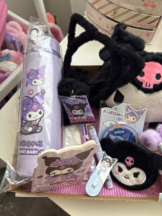 Lote Kuromi: Botella, Peluches y Accesorios