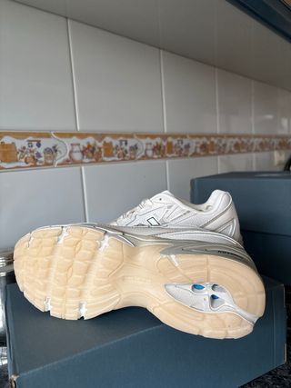 Zapatillas New Balance 740 Beige/Gris