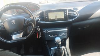 Peugeot 308 2019, 100CV, NAVEGADOR, 6 VELOCIDADES