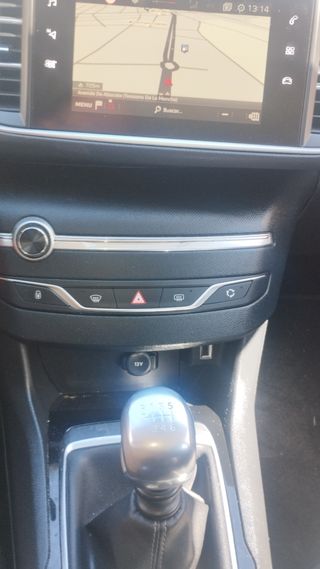 Peugeot 308 2019, 100CV, NAVEGADOR, 6 VELOCIDADES