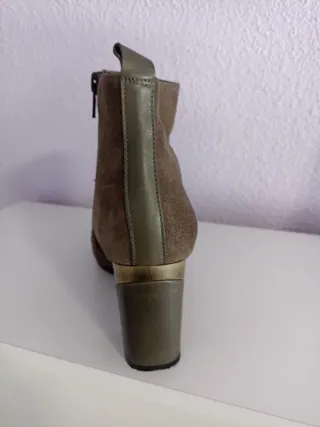 Botines mujer tacón tachuelas