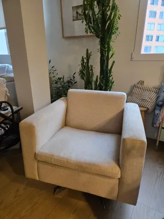 Butaca giratoria beige diseño