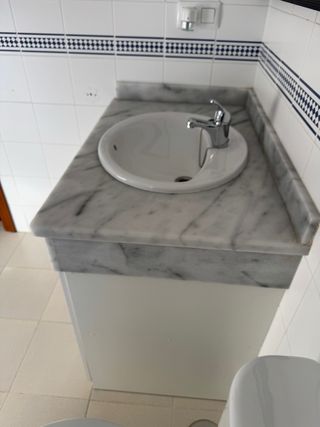 Mueble de lavabo con encimera de mármol
