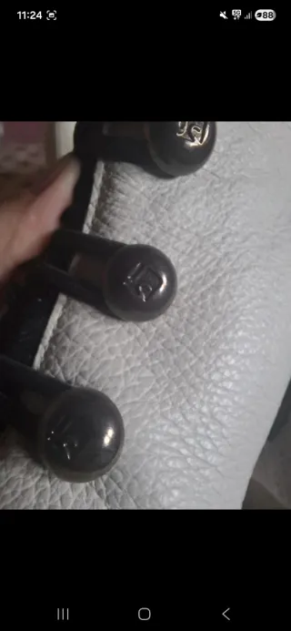 Botines blancos con cordones y cremallera