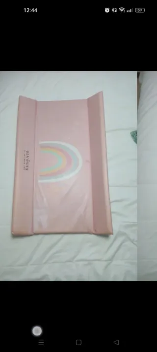 Cambiador bebé rosa con arcoíris