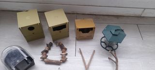 Gabbia per uccelli nera/blu e molti accessori